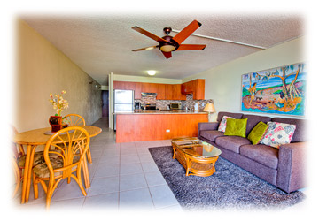 Milowai vacation rental - Kitchen and living area